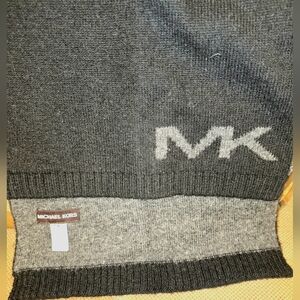 Michael Kors Men's Black and Gray Knit Scarf